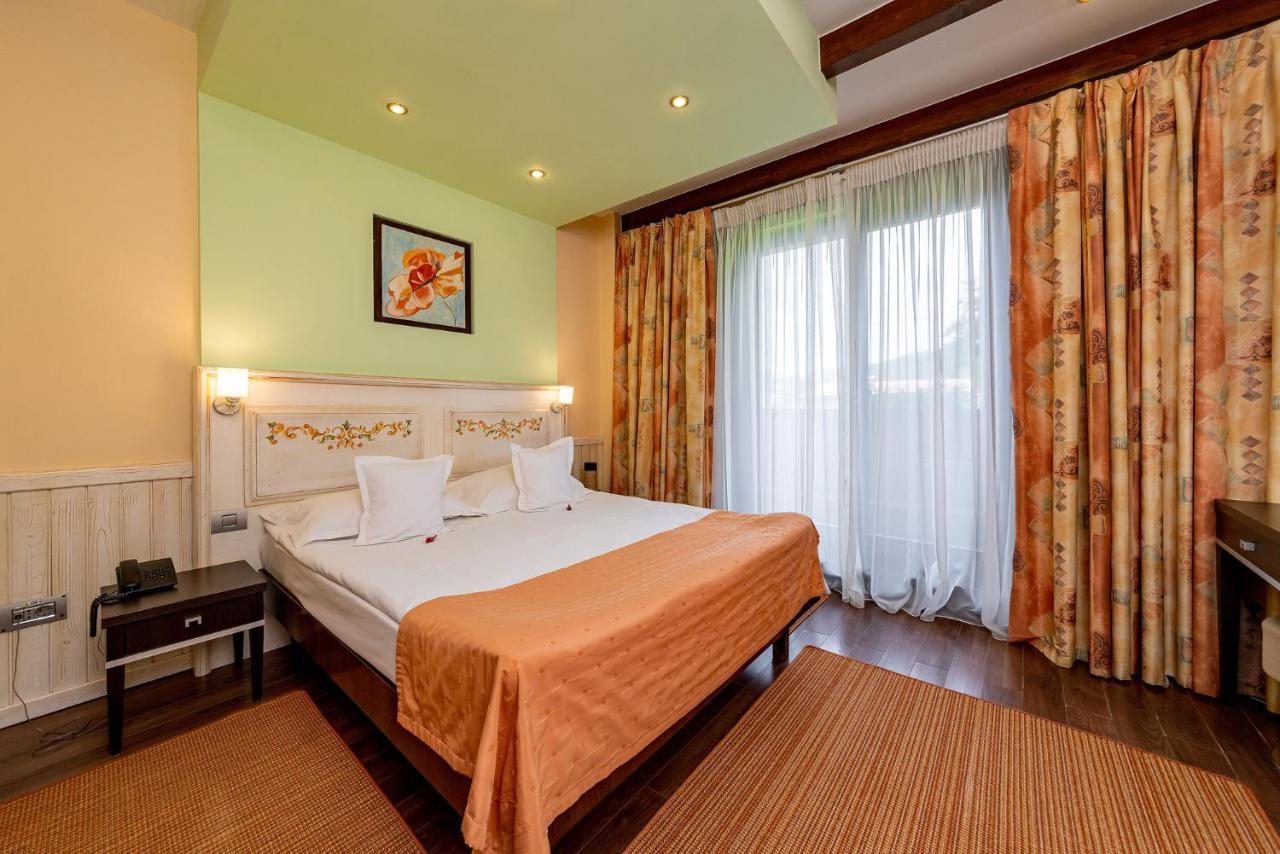 Casa Freya Hotel Buşteni Екстериор снимка