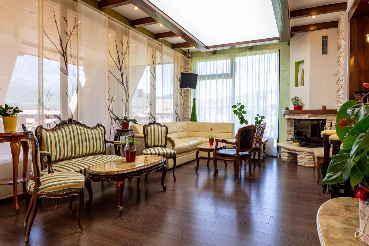 Casa Freya Hotel Buşteni Екстериор снимка