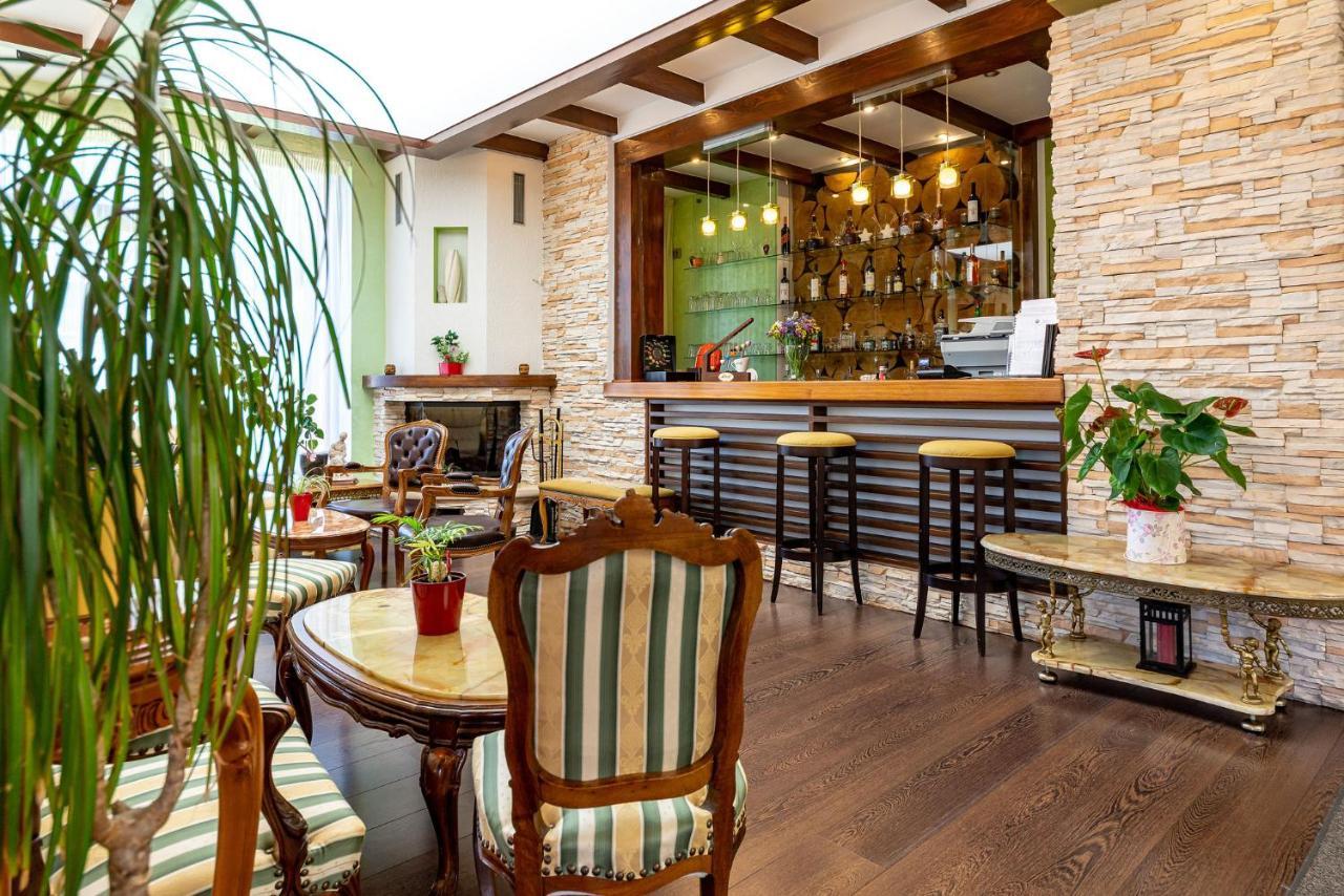 Casa Freya Hotel Buşteni Екстериор снимка